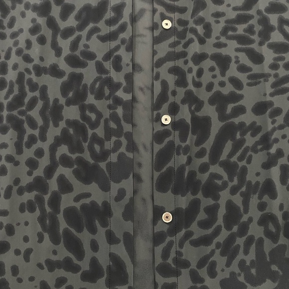 Lululemon button up animal print shirt - Picture 4 of 11